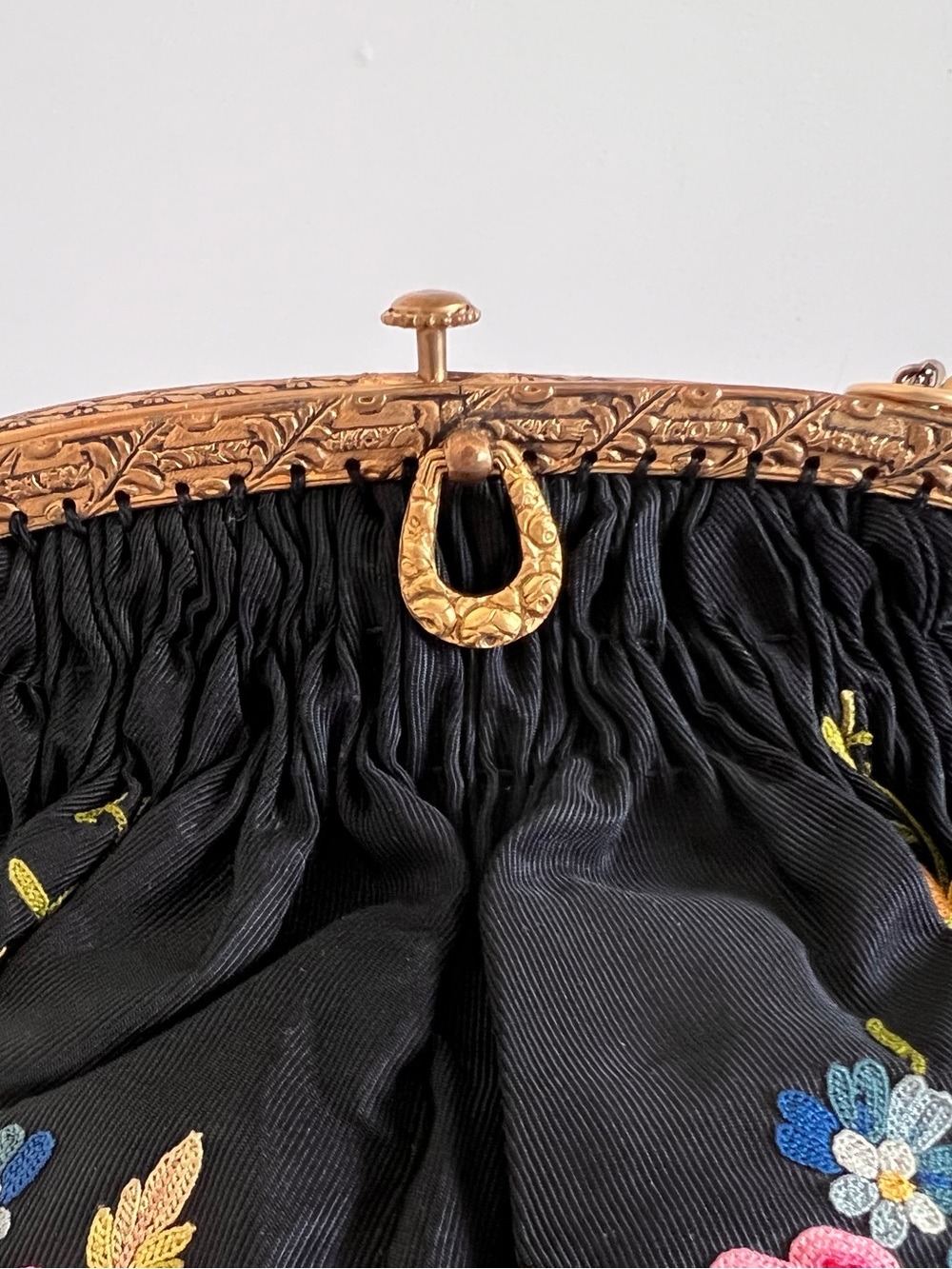 1940s Vintage French Tambour Embroidered Handbag Purse with Mini Mirror - Picture 10 of 11